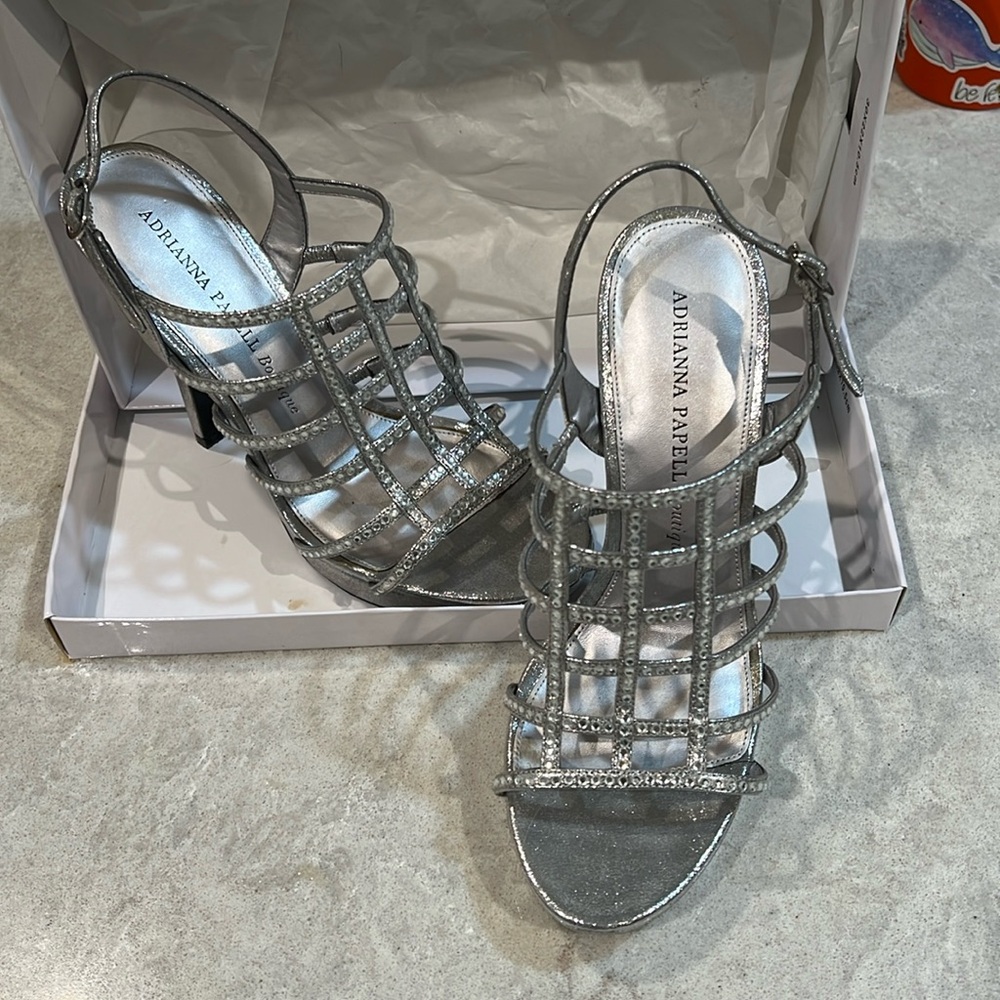 Adrianna Papell Boutique MARLA Silver Metallic Platform Shoes Size 7.5